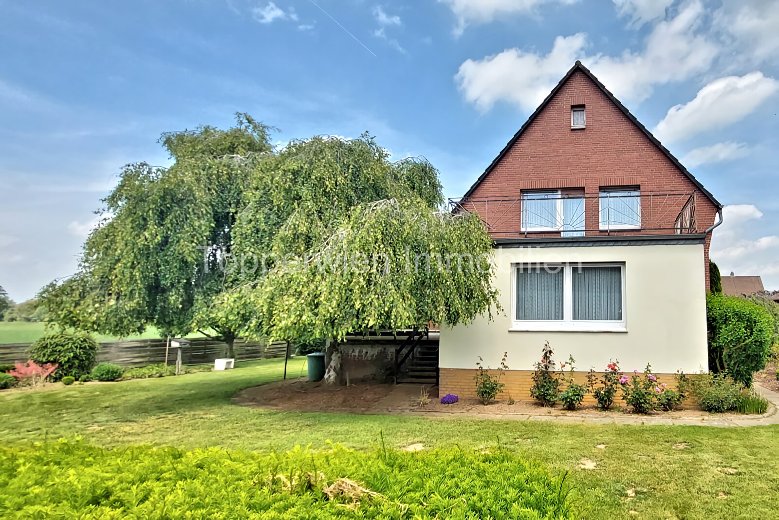 VerkauftT!!! Einfamilienhaus mit wunderschönen Fernblick, Garage, großer Terrasse und Balkon VerkauftT!!! Einfamilienhaus mit wunderschönen Fernblick, Garage, großer Terrasse und Balkon